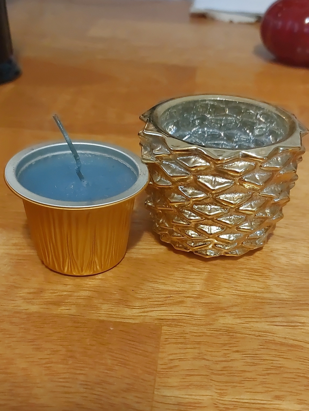 💚3/$25 Vintage 1970s Avon Golden Pine Cone Votive Candle Holder Blue Wax